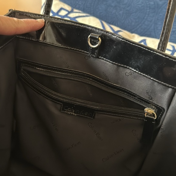 Calvin Klein black patent leather large tote purse excellent condition - Picture 7 of 11